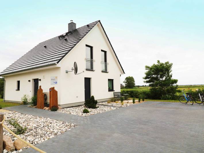 Ferienhaus für 8 Personen, mit Ausblick und Sauna sowie Balkon und Garten, kinderfreundlich in Karlshagen - 3