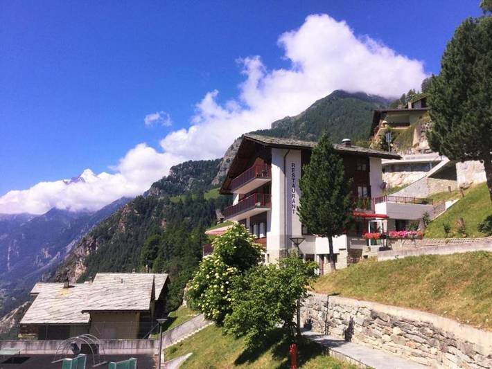 Chambre d’hôte pour 2 personnes, avec balcon et vue en Suisse