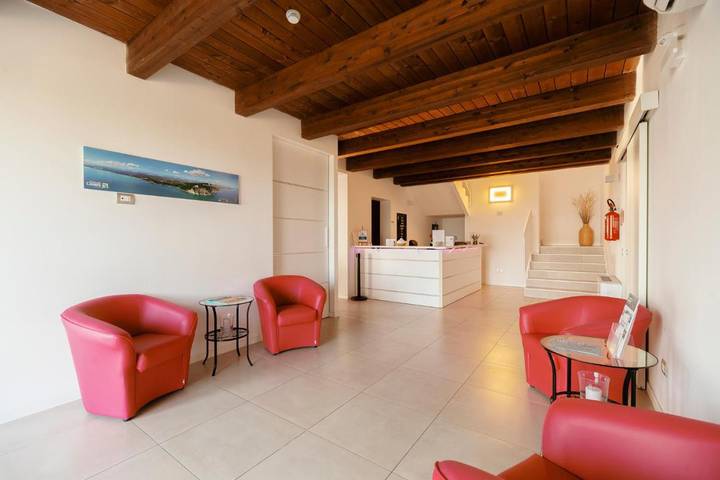 Location de vacances pour 2 personnes, avec piscine et terrasse ainsi que jardin et vue à Ancône - 3