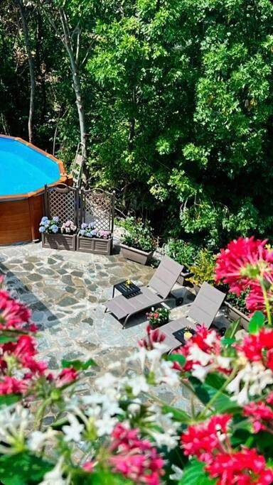 Casa vacanza per 4 persone, con Balcone e Terrazza nonché Giardino e Piscina in Oltrepò Pavese