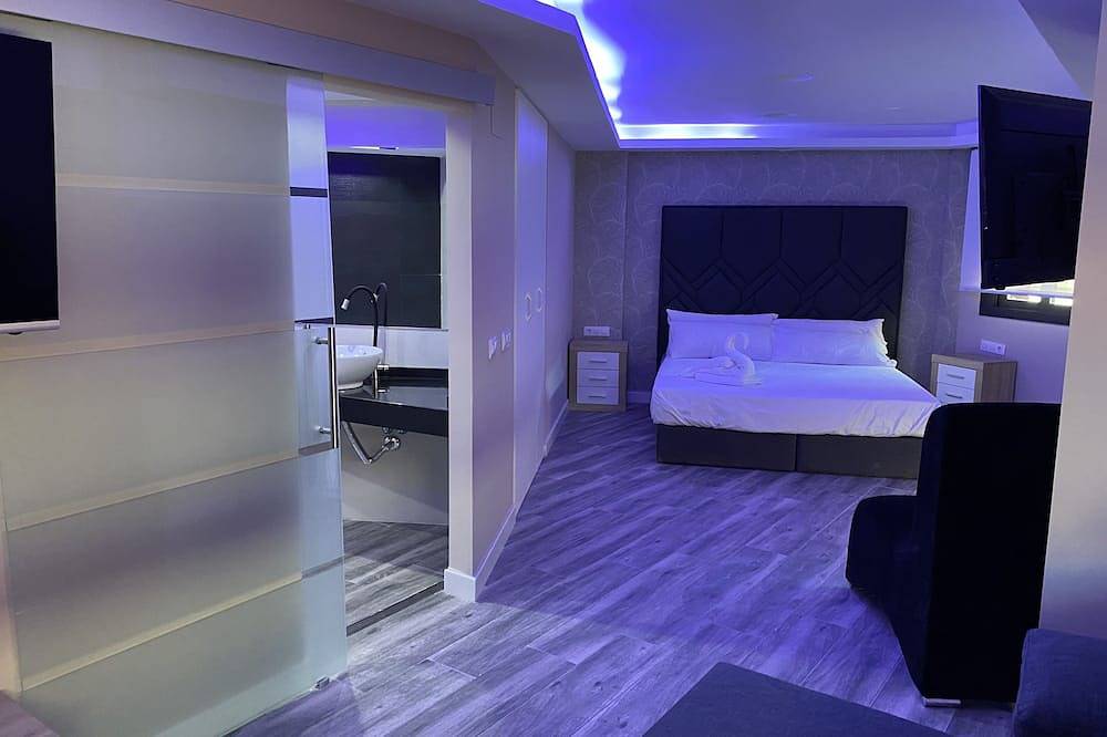 Entire apartment, Premium Gold in Linares, Jaén Province