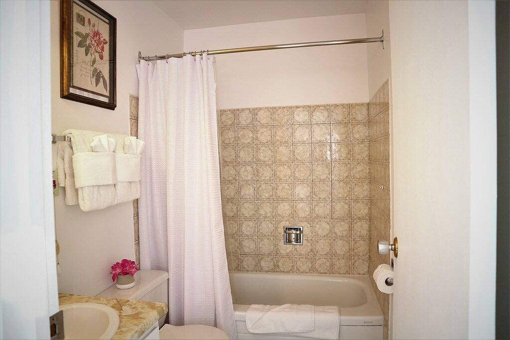 Großer Sandstrand Unser exquisites Boutique Inn mit 10 Schlafzimmern bietet Ihnen .. in Whitewater Ski Resort