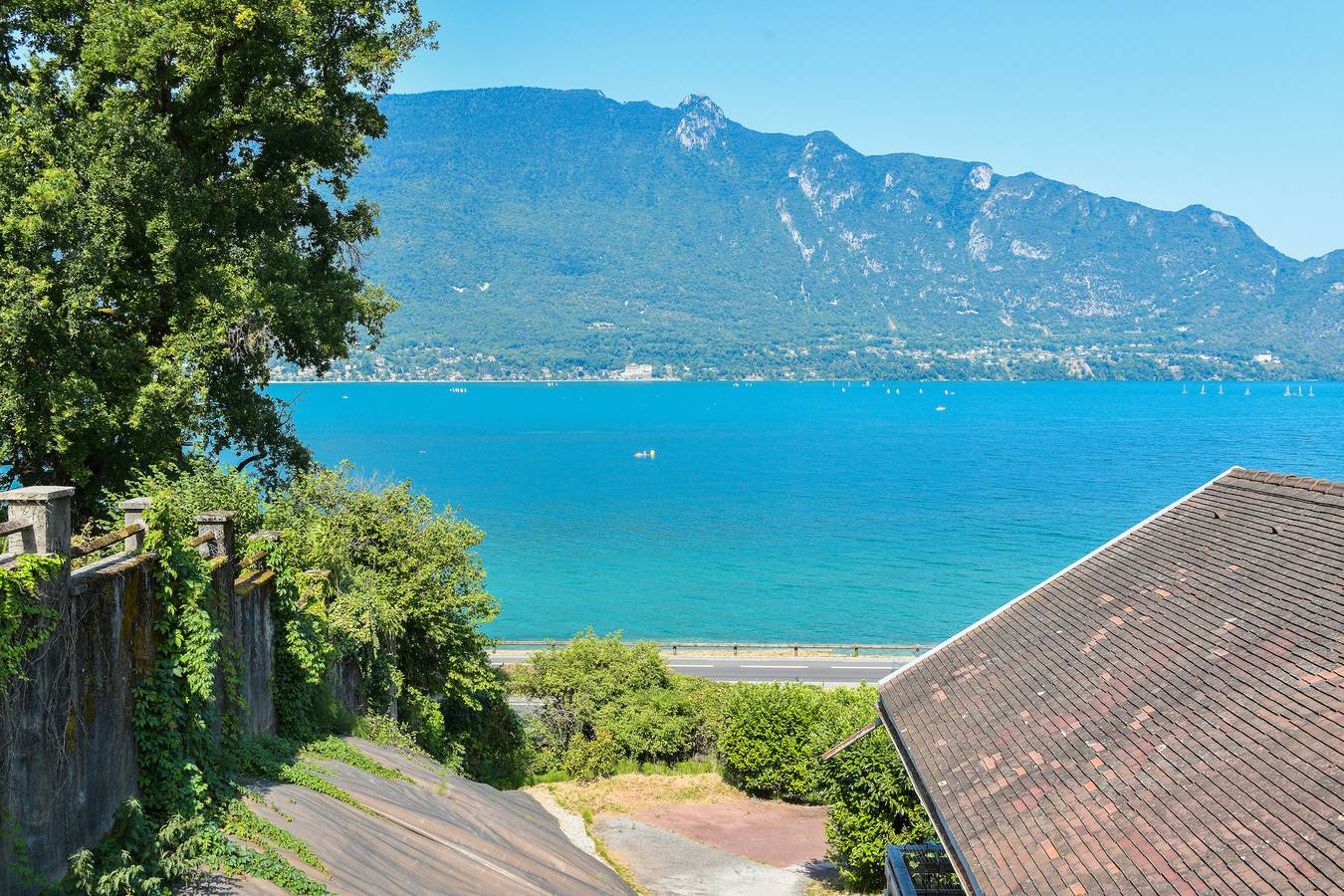 Casa de vacaciones 'La Maison Du Lac' con vistas al lago, piscina privada y Wi-Fi in Tresserve, Chambéry region