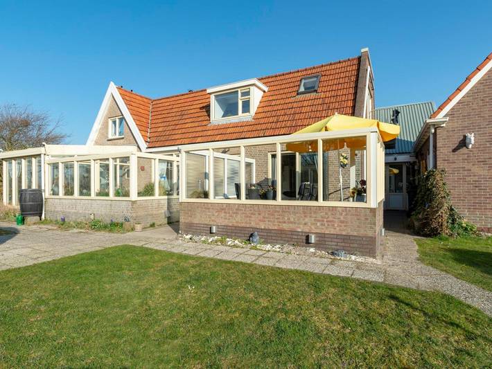 Bungalow voor 5 personen, met terras en tuin, kindvriendelijk in Callantsoog