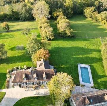 Cottage pour 14 personnes, avec vue ainsi que piscine et jardin, animaux acceptés dans Valsemé