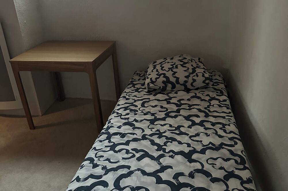 Maison chaleureuse, pour 4 personnes, au cœur du village de Cucuron. in Cucuron, Parc naturel régional du Luberon