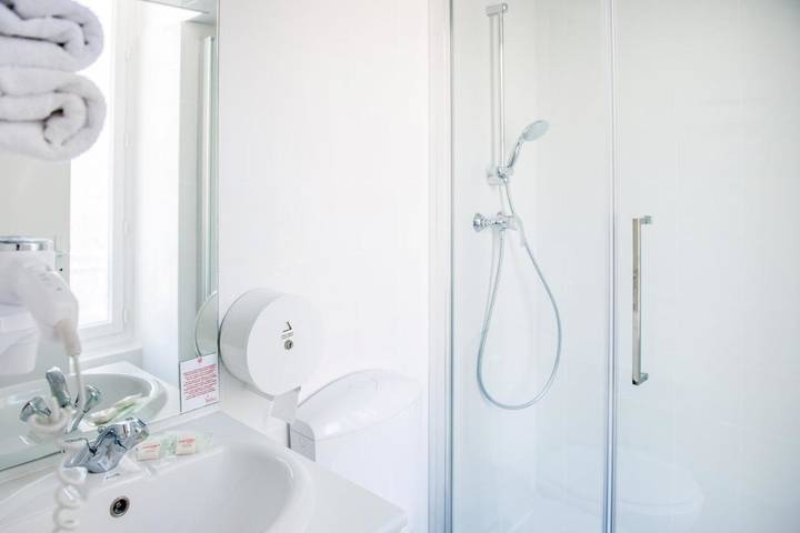 Hôtel pour 3 personnes dans Grotte de Massabielle - 3