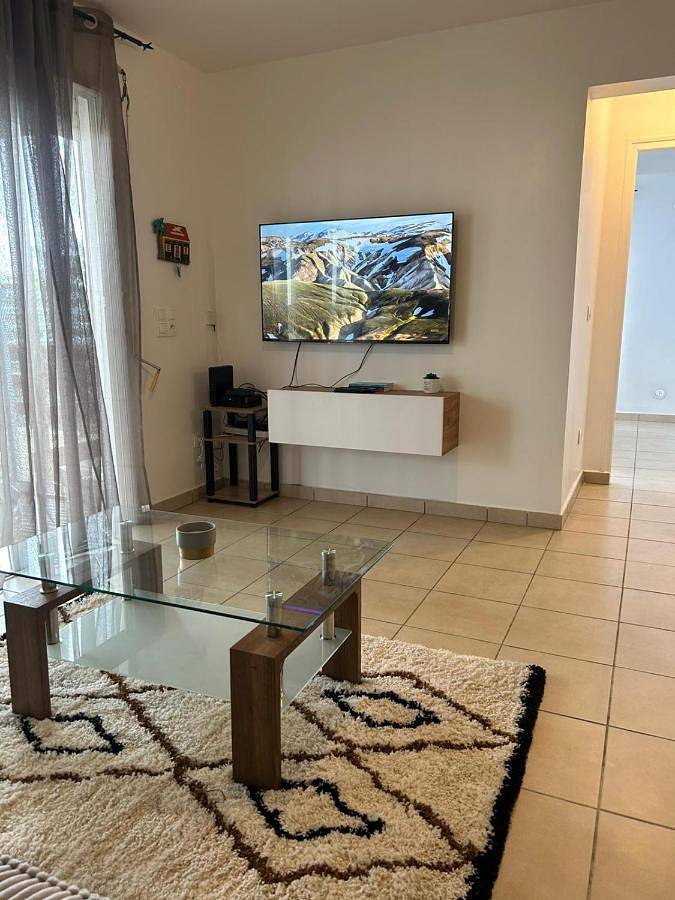 Gîte pour 8 personnes, avec terrasse dans Le Tévelave