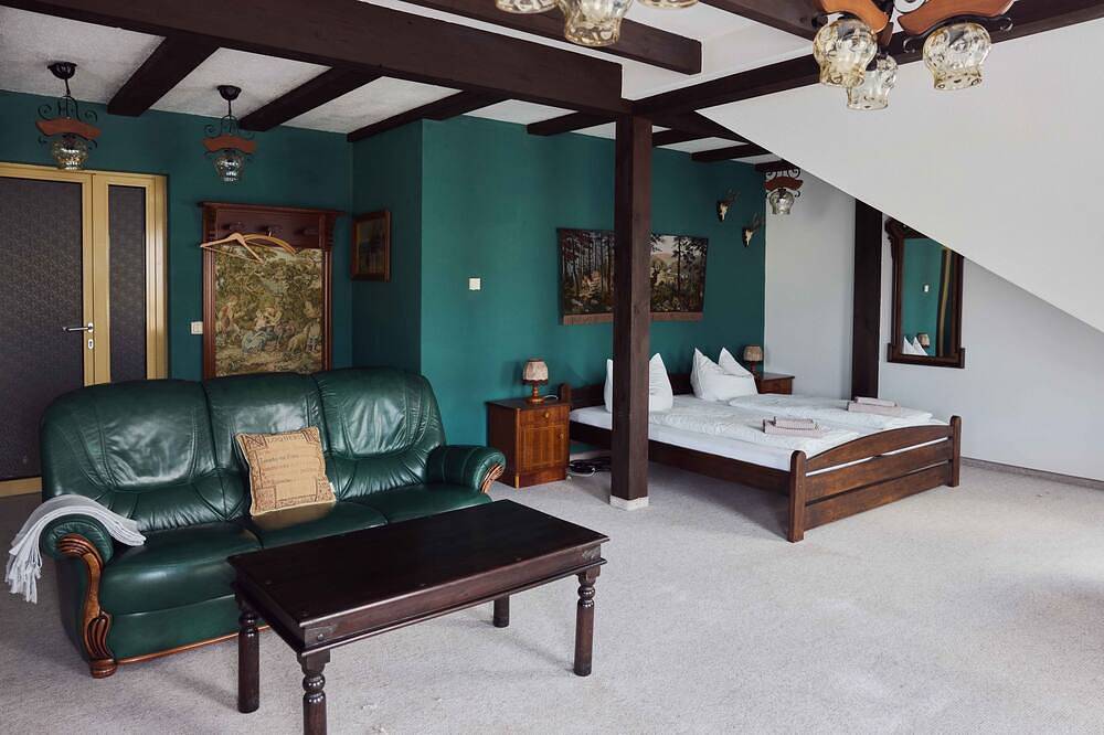 Ganze Wohnung, Fewo Jägerzimmer - Silberseehaus in der Freizeitoase Mortka in Lohsa, Lausitzer Seenland