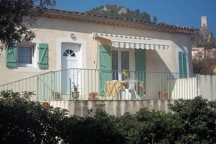 Gîte pour 4 personnes, avec terrasse - 1
