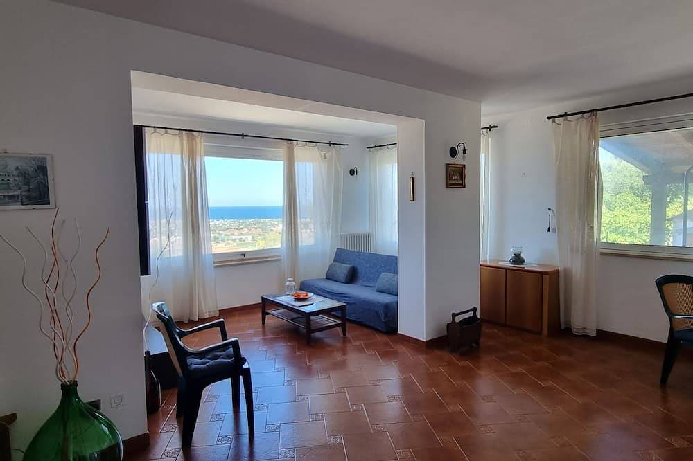 Maravillosa villa con vistas al mar, a 2 km del pueblo, un oasis de paz entre los olivos. in Conversano, Region de Bari