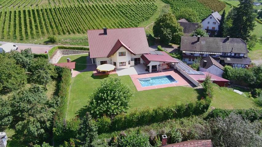 Villa für 14 Personen, mit Garten und Pool sowie Ausblick und Sauna im Schwarzwald - 4