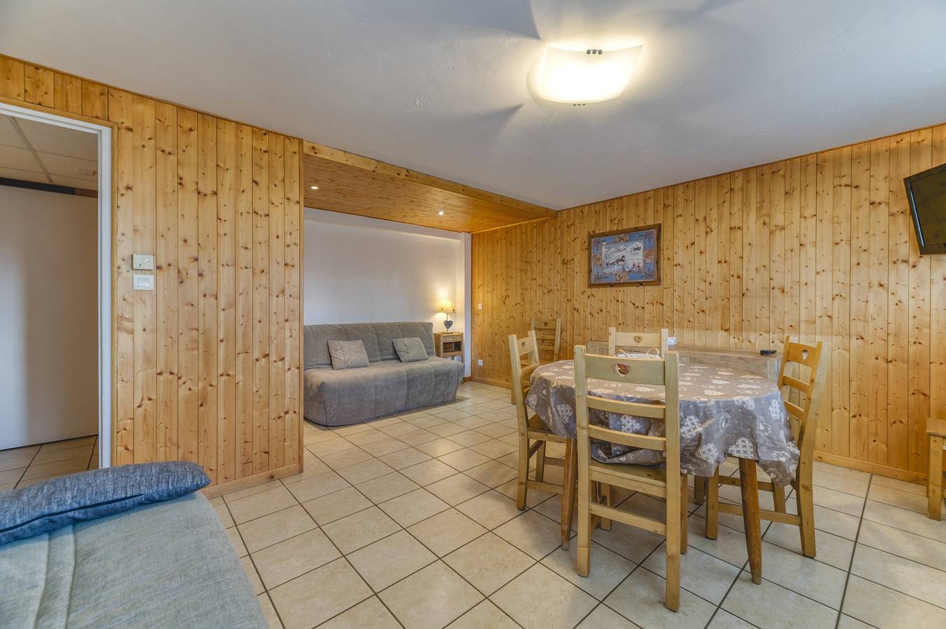Ganzes Studio, Einzimmerapartment 'Chalet Crocus 32m2' mit privater Terrasse und Wi-Fi in Huez, Nationalpark Écrins