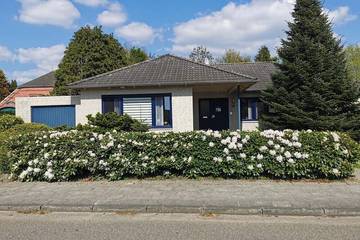 Ferienhaus für 4 Personen, mit Garten und Whirlpool in Moormerland