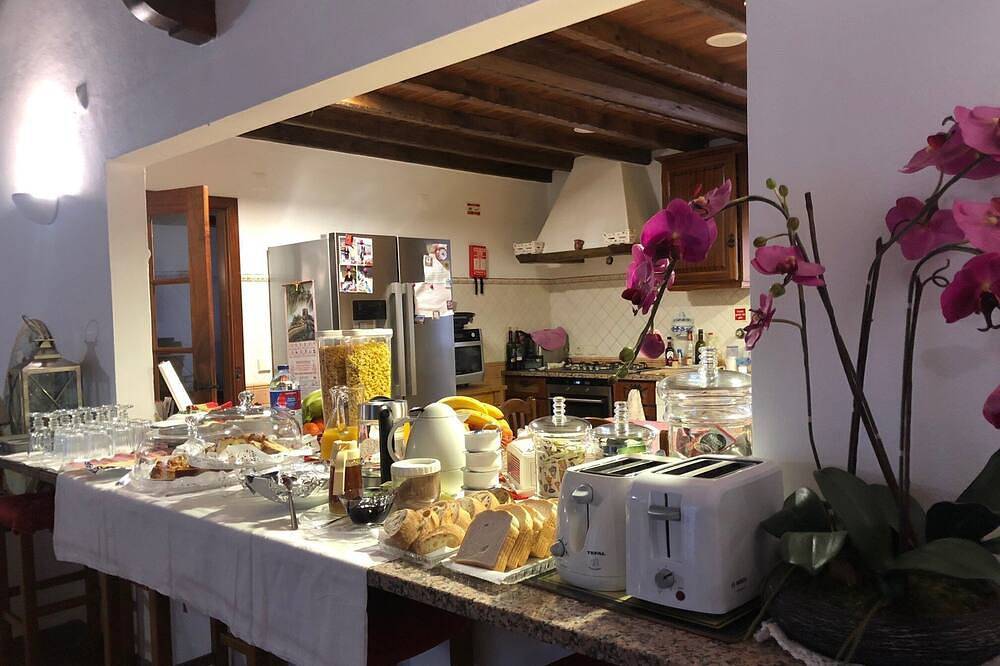 Terreno Terra Luso perto da Serra de Montejunto. in Serra de Montejunto, Distrito de Lisboa