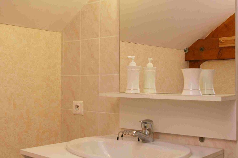 Appartement entier, Gîte \"Pinots\" au cœur du vignoble en Champagne in Cœur-de-la-Vallée, Parc naturel régional de la Montagne de Reims