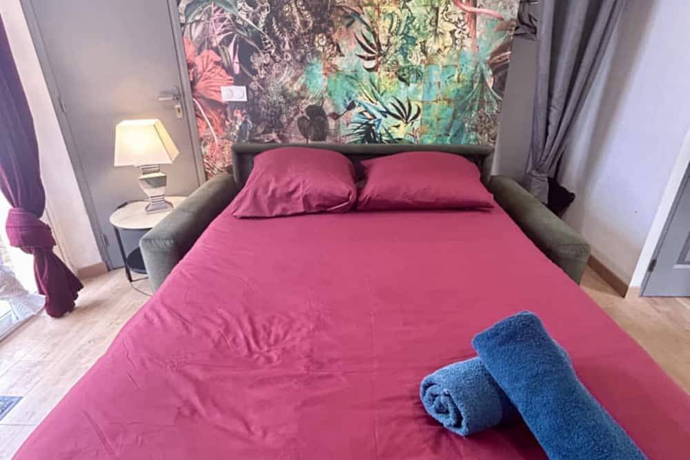 Entire apartment, Studio moutik Spa room in Lampaul-Plouarzel, Brest region