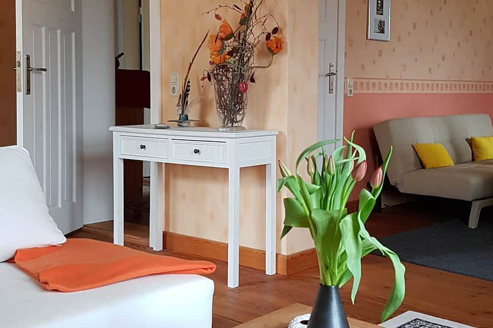 Ganze Wohnung, Kinderfreundliche Ferienwohnung  zentral gelegen und naturnah in Templin, Barnimerland Region