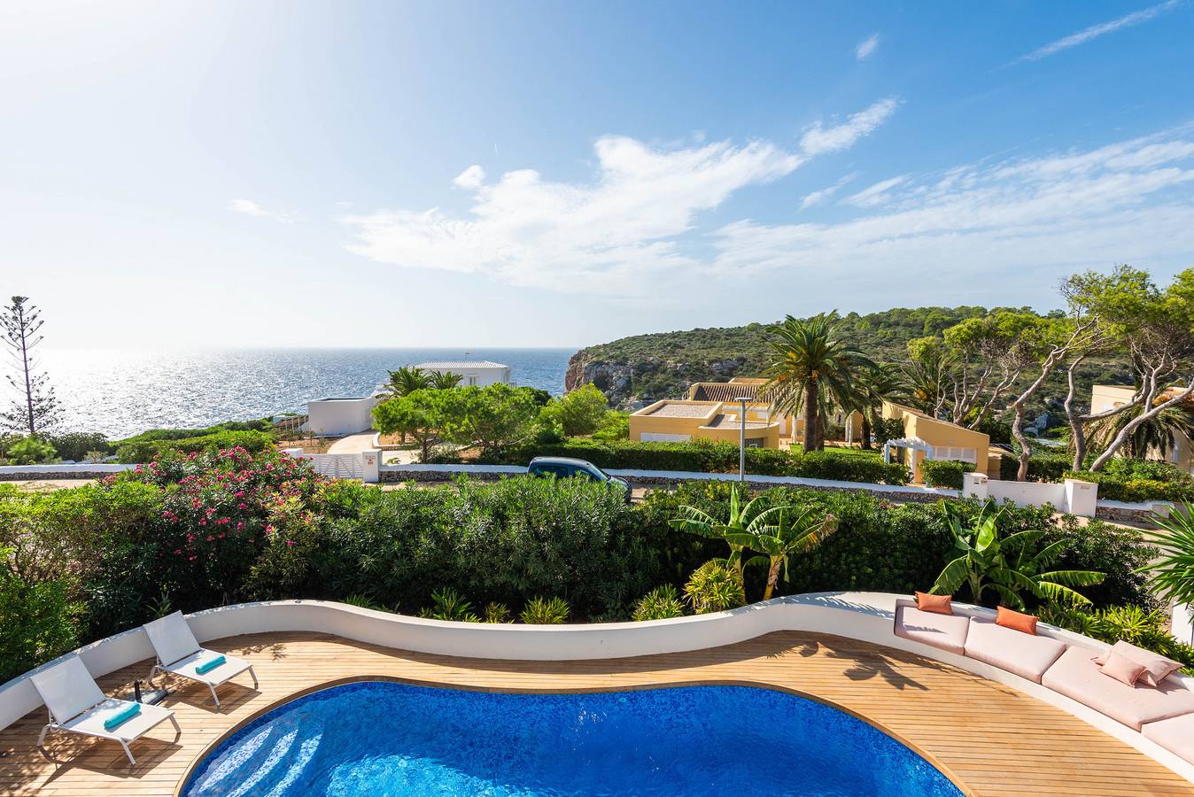 Villa Estrella-Elegancia y vista mar en Canutells in Es Canutells, Maó