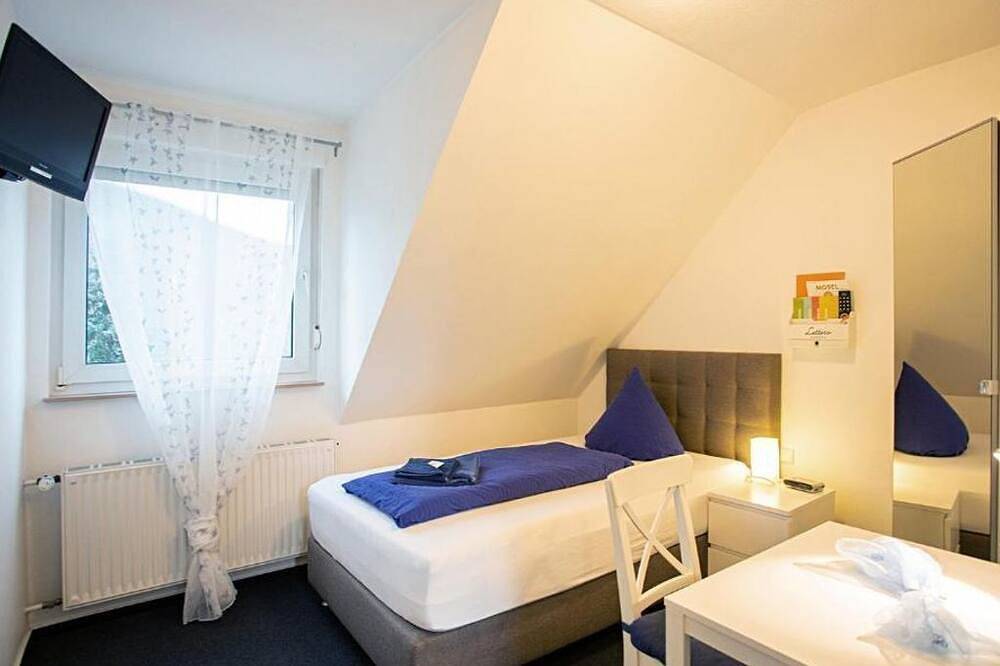 Twinbettzimmer - Hotel Emmerich in Winningen, Osteifel