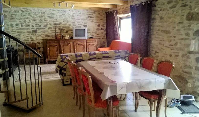 Gîte pour 6 personnes, avec terrasse et jardin à Saint-Chély-d'Aubrac - 2