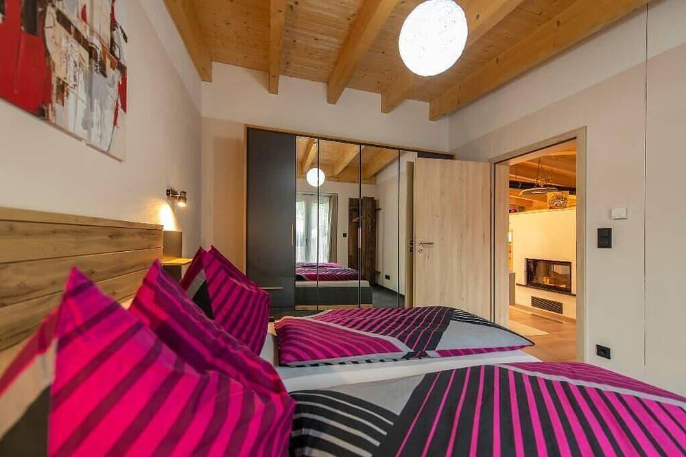 Ganze Wohnung, Moderne Ferienwohnung Hochberg (85 qm) mit Balkon in Pleystein, Naturpark Nördlicher Oberpfälzer Wald