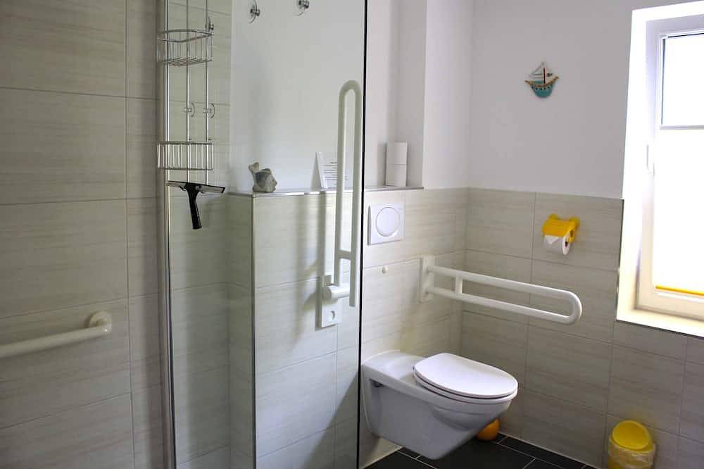 Fz first floor - vacation room with bed and breakfast in Bollewick, Müritz