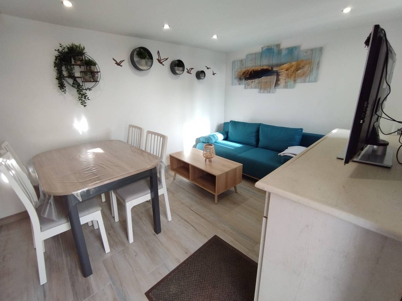 Maison de vacances 'Petit Gîte Bleu' avec Wi-Fi in Huillé-Lézigné, Région d'Angers