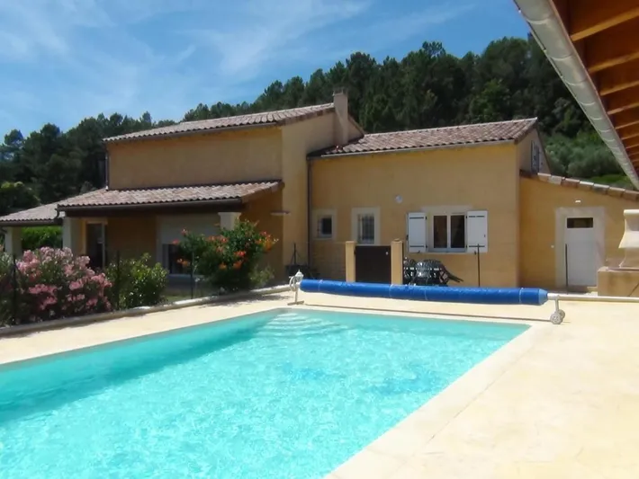 Casa de vacaciones para 6 personas, con vistas además de jardín y piscina, Se admiten mascotas - 1