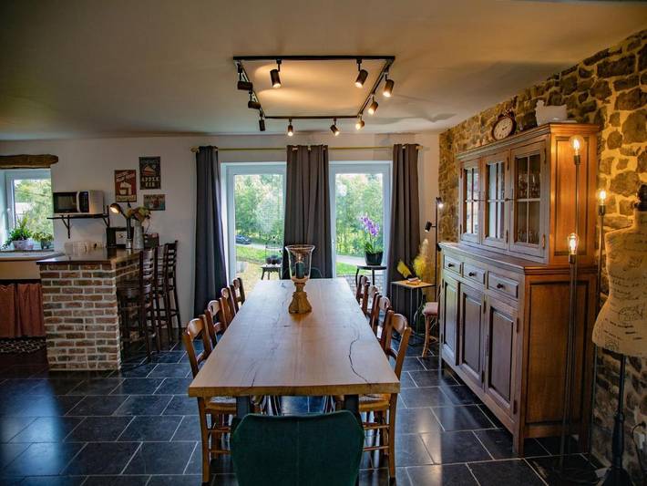 Location de vacances pour 9 personnes, avec jardin et terrasse à Doische - 3