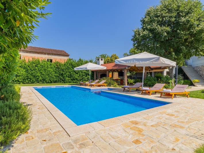 Hügelige Steinvilla für 10 Gäste in Donji Vinjani in Imotski, Makarska Riviera