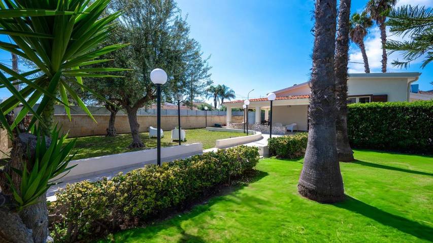 Villa per 6 persone, con Balcone e Terrazza nonché Giardino e Panorama a Arenella