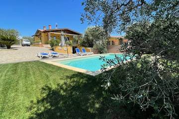Villa pour 8 personnes, avec jacuzzi ainsi que balcon et jardin à Grosseto