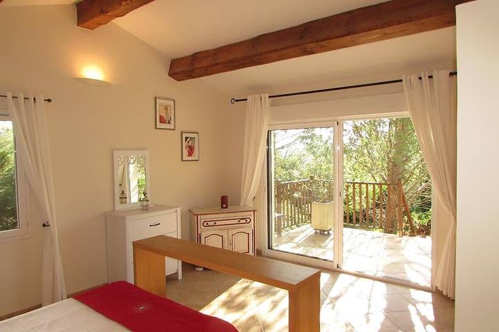 Barjac Villa Pastis - Self-catering cottage with swimming pool and view of the Cevennes mountains in Barjac, Alès und Umgebung