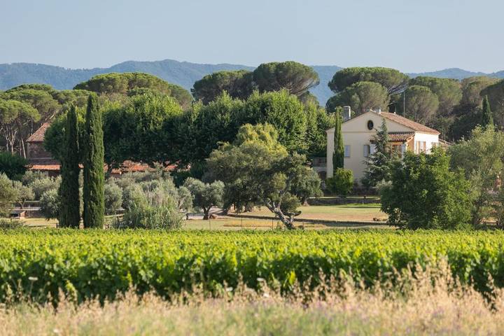 Chambre d’hôte pour 5 personnes, avec jardin et vue ainsi que piscine et sauna