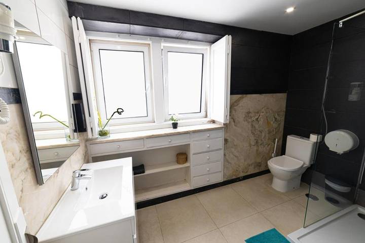 Maison d’hôte pour 12 personnes, avec balcon à Faro - 4