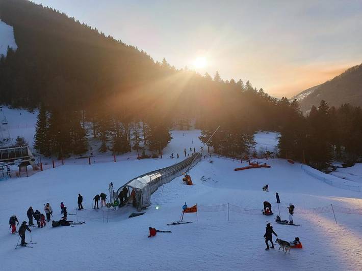 Appartement de vacances pour 4 personnes, avec balcon et piscine ainsi que vue et bassin pour enfant
