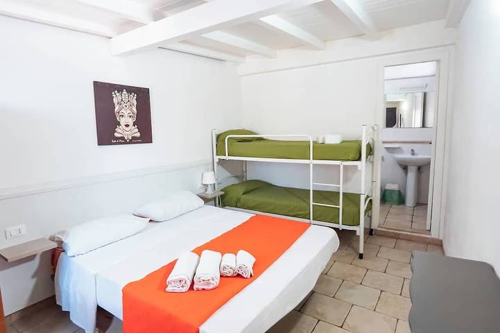 Accogliente villetta, a 150 metri dal marepiscina privata 3 camere 3 bagni in Alcamo Marina, Alcamo