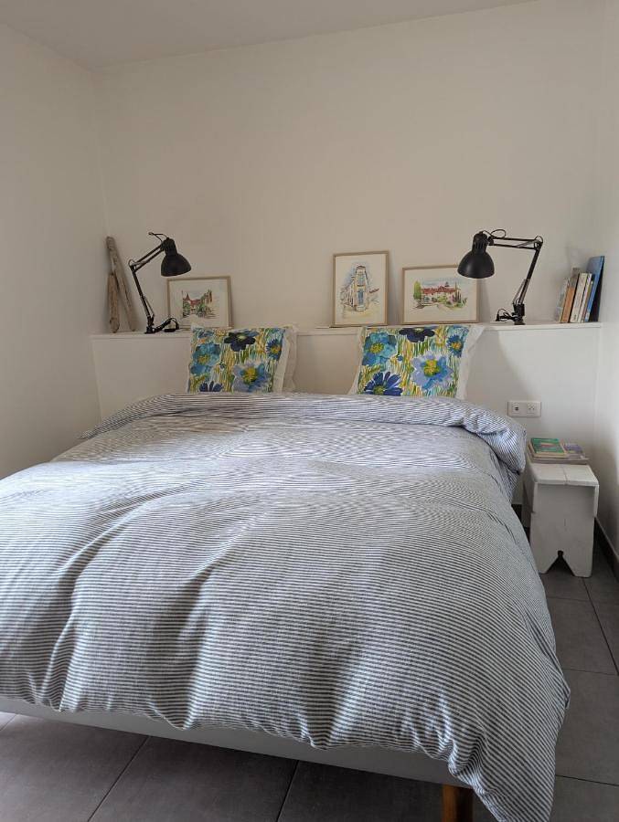 Chambre d’hôte pour 2 personnes, avec terrasse et piscine ainsi que vue et jardin à Loubressac
