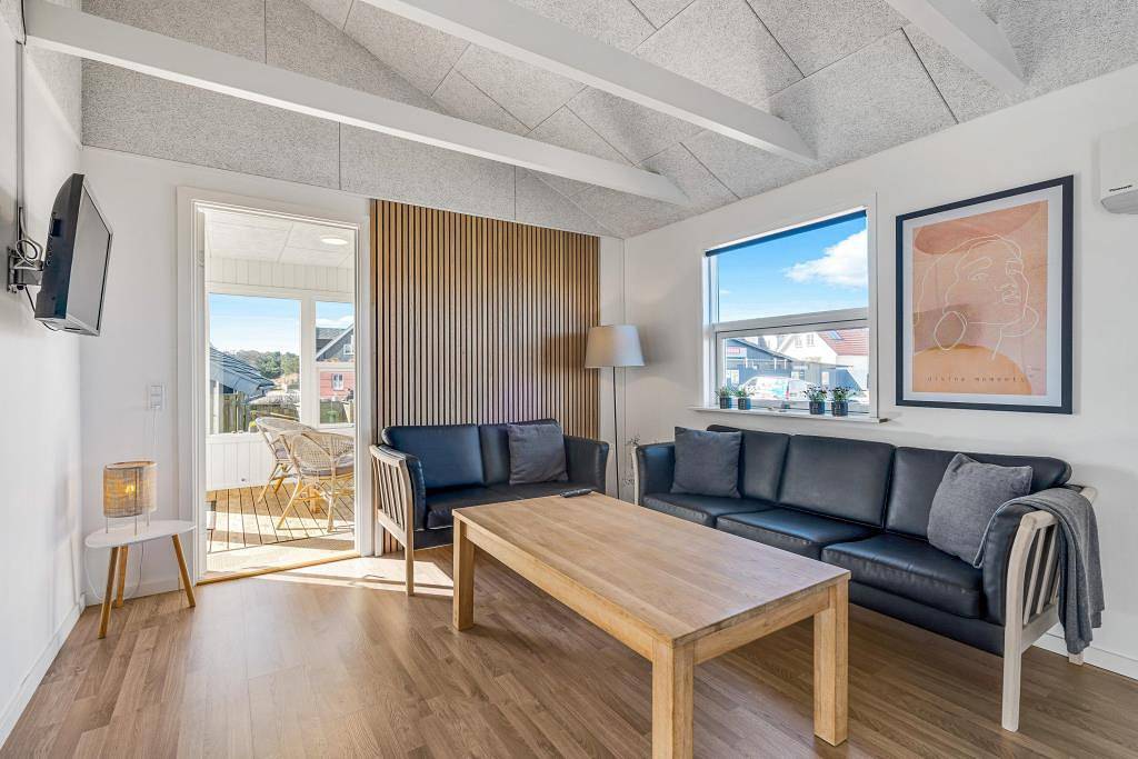 Einfaches Sommerhäuschen, Sauna, Whirlpool in zentraler Lage in Vejers Strand, Varde