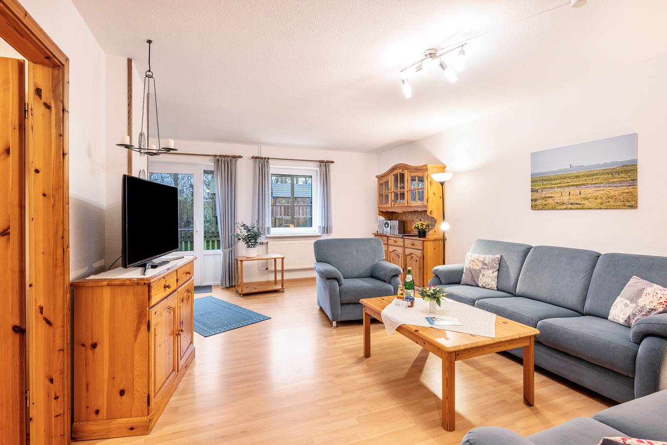 Ganze Wohnung, Ferienwohnung 'Fereinhof Paulsen - Lachmöwe' mit Privatterrasse, Gemeinschaftsgarten und Wlan in Tammensiel, Pellworm