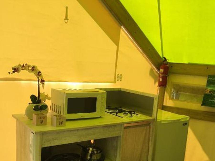 Camping Paradis - Le Grand R  - Tienda de lona y madera 4 personas - Lodge Sahari con baño privado in L'Aiguillon-la-Presqu'île, Vandea