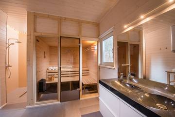 Ferienhaus für 3 Personen, mit Pool und Ausblick sowie Garten und Sauna am Rennsteig