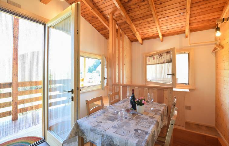Apartment mit Seeblick, Parkplatz, Terrasse und Internet in Capovalle, Gardasee-Berge