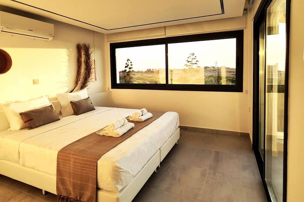 Phaedrus Living: Venus Seaview Lighthouse Villa in Paphos, South Cyprus