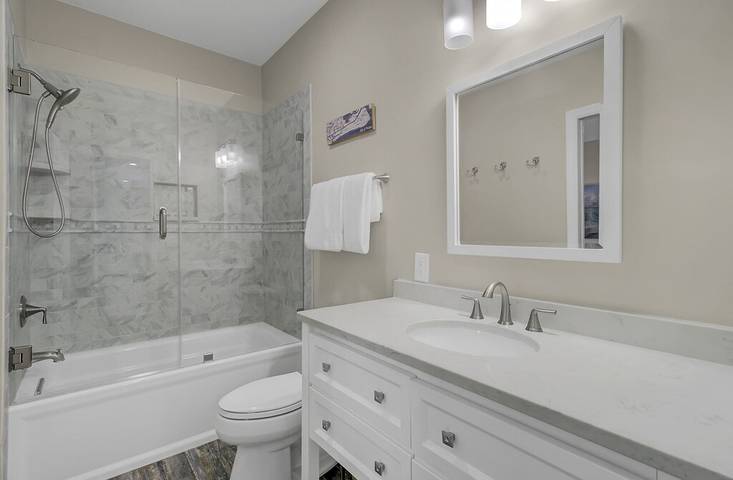 Vacation rental for 10 people, with yard and balcony in Wild Dunes