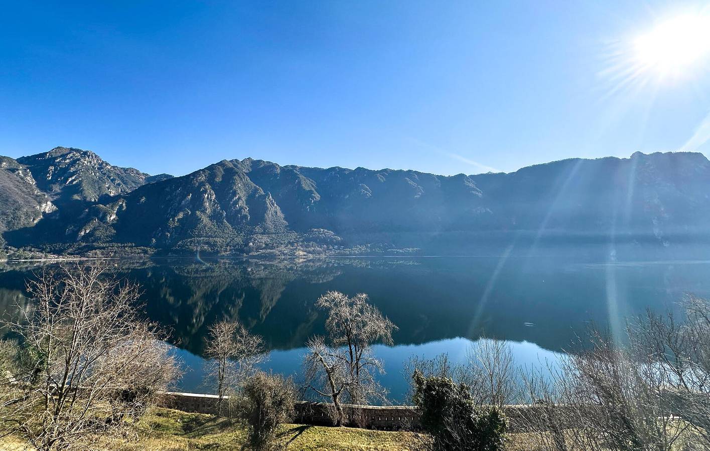 Ganze Ferienwohnung, Appartement am Strand mit WiFi, Parkplatz und Garten in Bagolino, Gardasee-Berge