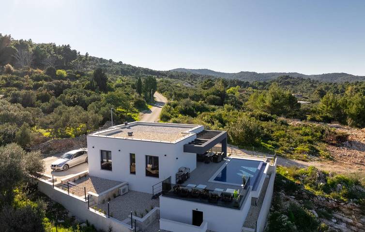 Location de vacances pour 4 personnes, avec piscine et terrasse à Lumbarda - 2
