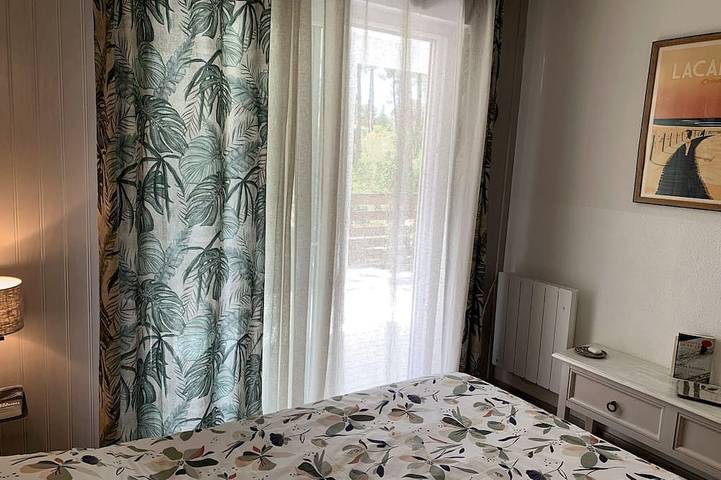 Appartement entier, Chalet Mavalear naturiste La Jenny - 4 personnes in Le Porge, Parc naturel régional du Médoc