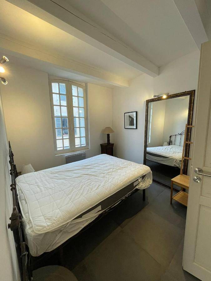 Gîte pour 2 personnes, avec Vue dans Basilique Sainte Marie Madeleine Saint Maximin - 2